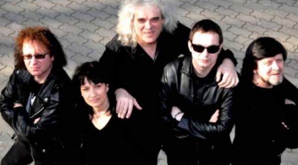 foarte usor poti deveni penibil pe scena