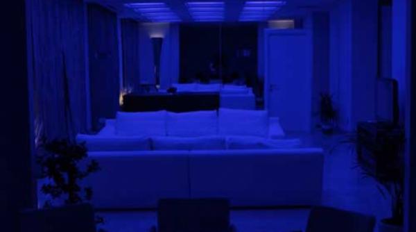 schimbare prin lumina colorata