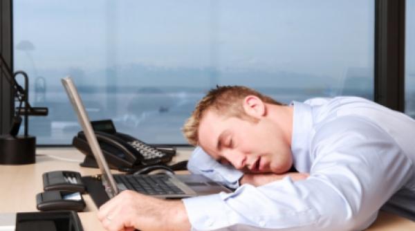 somnul la locul de munca recomandat de specialisti