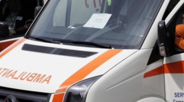 un nou nascut a murit dupa ce ambulanta care il transporta a facut pana