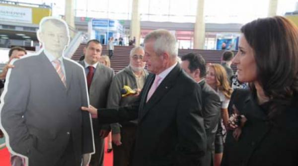 oprescu vrea sa faca ordine in publicitatea stradala