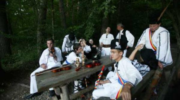 tarafuri si fanfare muzica autentica in dumbrava sibiului