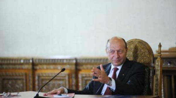 traian basescu si emil boc se mpaca cu politia