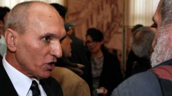 dobre liderul grevistilor din 1977 a cerut azil politic in marea britanie