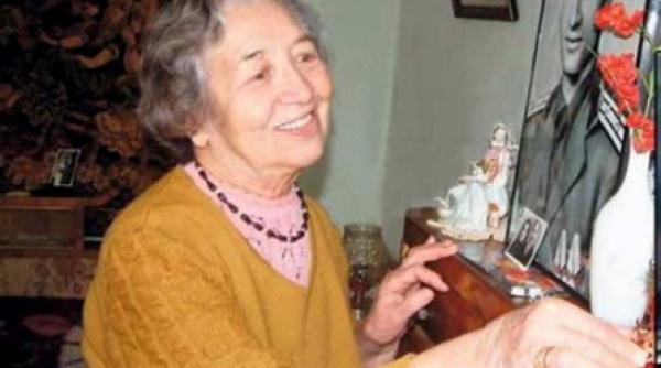 mama presedintelui a murit