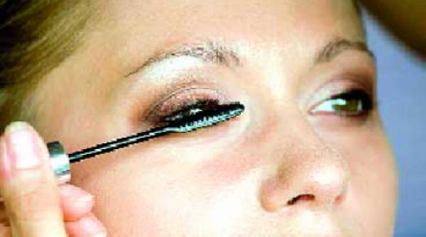 boli cauzate de cosmetice