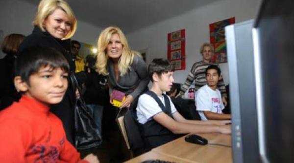 elena udrea catre copii asa face presa intimideaza