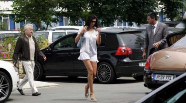 monicacolumbeanu nu mai vrea in romania