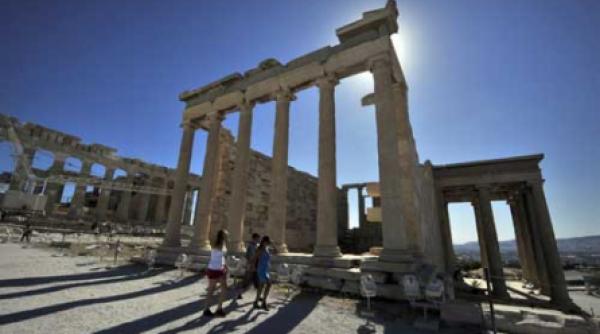 turistii romani redescopera grecia