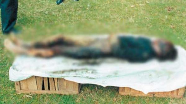 autopsia fetitei facuta pe doua lazi si o scandura