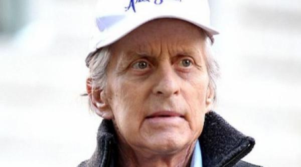 michael douglas nu vrea sa fie hranit artificial printr un tub