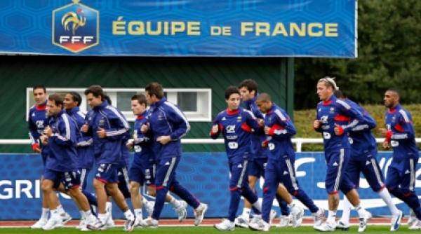 contributiile sponsorilor cocosilor vor depinde de rezultate si de comportamentul jucatorilor