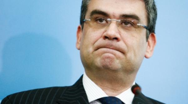 teodor baconschi mass media exagereaza cultivand un ton de apocalipsa de sfarsit de lume