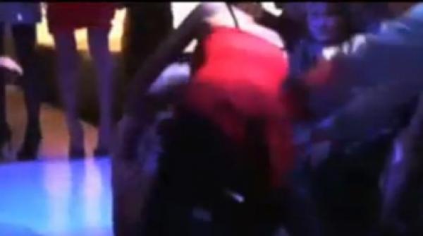 prezentare de moda cu paruiala