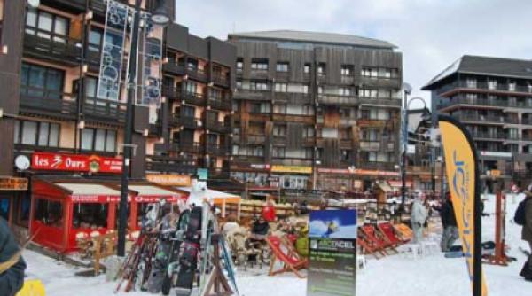 cu schiurile pe ghetar