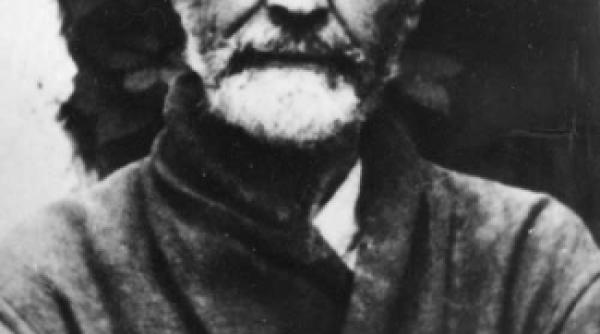 de n as fi ajuns medic cred ca as fi fost preot