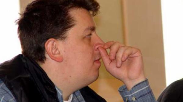 ministrul economiei si a luat consilieri prieteni si rude