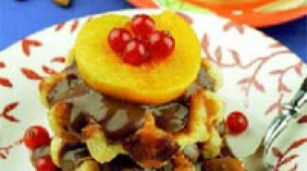 prajitura cu piersici si coacaze