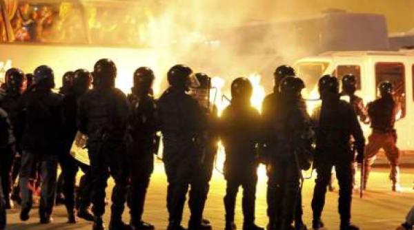 15 raniti in infruntarile dintre fanii sarbi si politia italiana