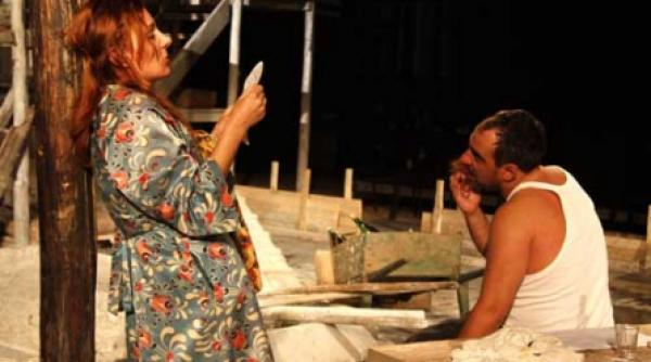 o noapte furtunoasa cu amor dezlantuit