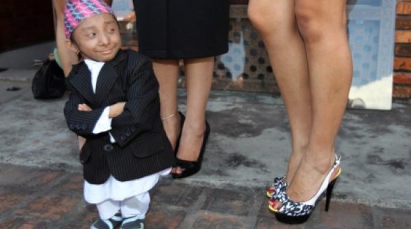 cel mai scund om din lume masoara 65 5 centimetri