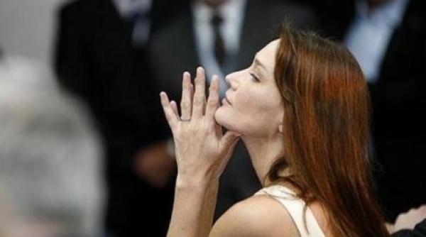 papa benedict al xvi lea nu a primit o pe carla bruni la vatican