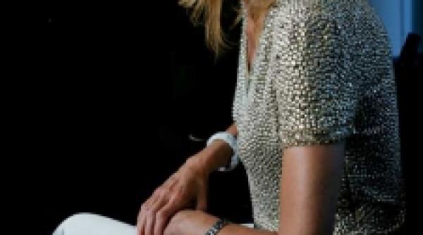 candace bushnell vine cu clubul de pe 5th avenue