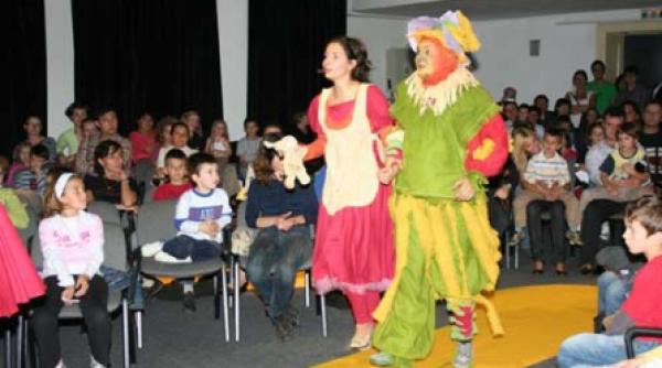 prin universul papusilor cu glas