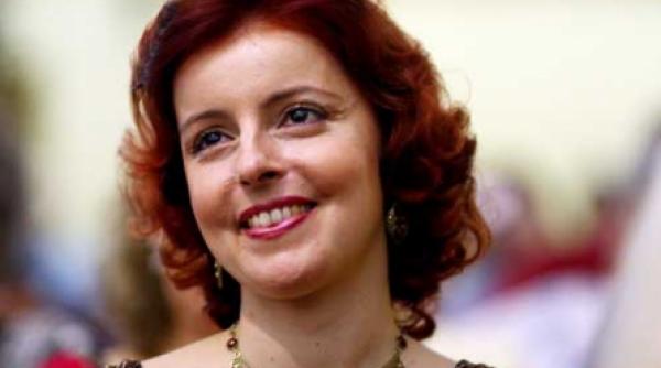 amelia antoniu traim intr o lancezeala care ma face sa mi crape obrazul