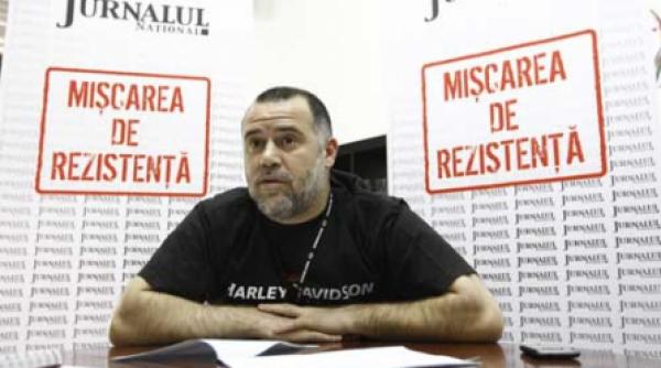 bogdan naumovici incerc sa schimb ceva in tara mea inca n am obosit dar nu sunt departe