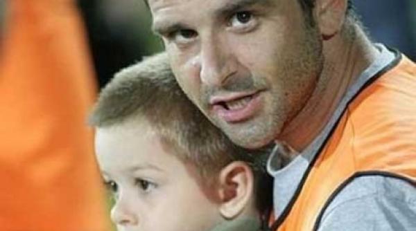 mai ramanem acasa pana in ziua cand ne vom lua lumea in cap