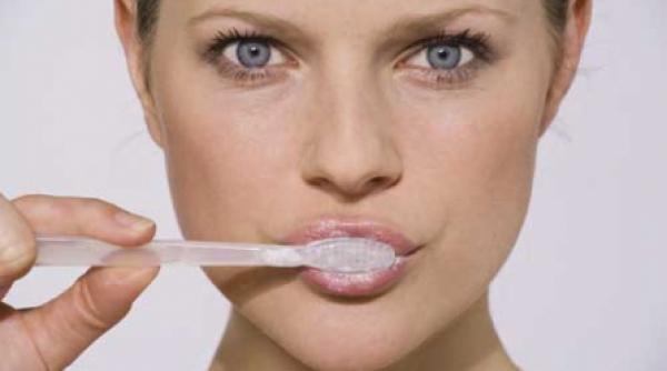 19 dintre oraseni nu se spala deloc pe dinti