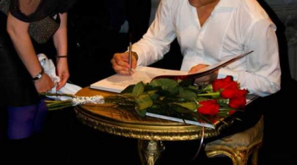 razvan mazilu intre oglinzile artei