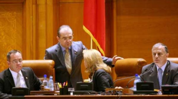 pdl spectacolul din camera derutatilor continua