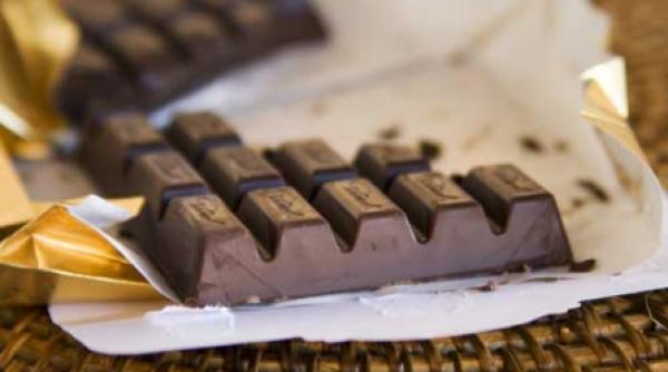 ciocolata neagra scade colesterolul