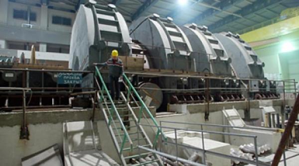 iranul a inceput sa alimenteze combustibil nuclear in reactorul centralei de la bushehr