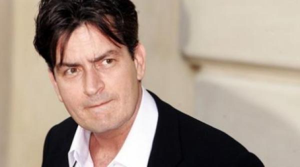 charlie sheen externat de la psihiatrie
