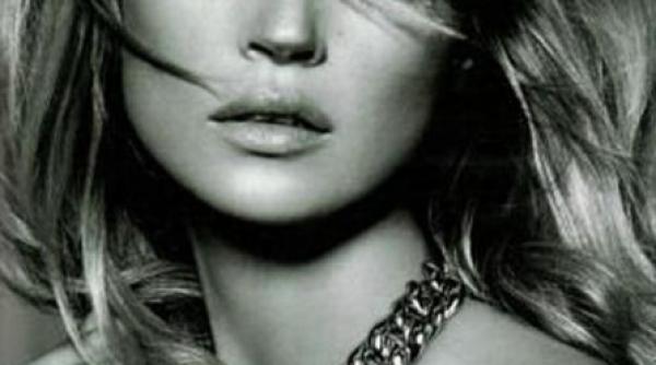 kate moss lanseaza propria gama de bijuterii