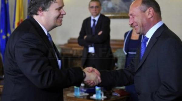 basescu povestea care apare in presa cu revenirea economiei nu este reala