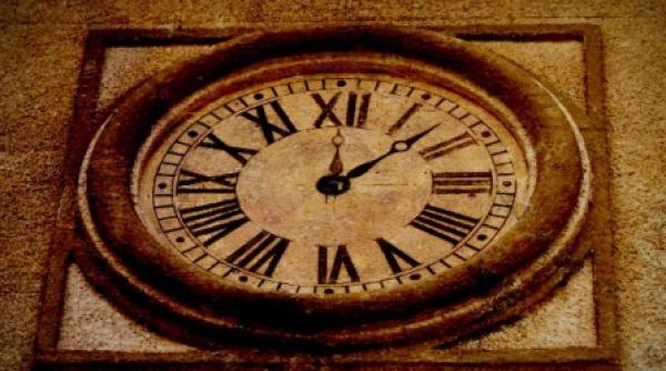 in acesta noapte se trece la ora de iarna