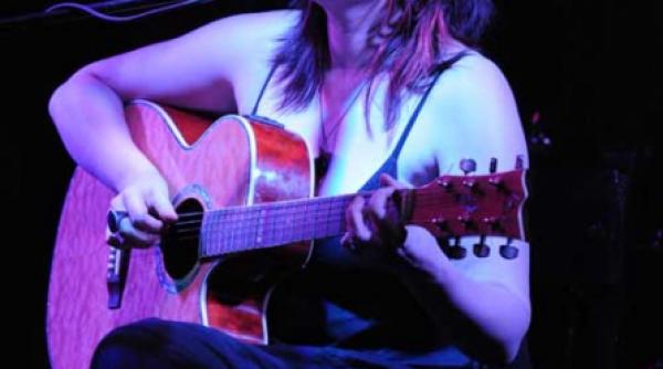 piticul care sopteste lucruri incomode