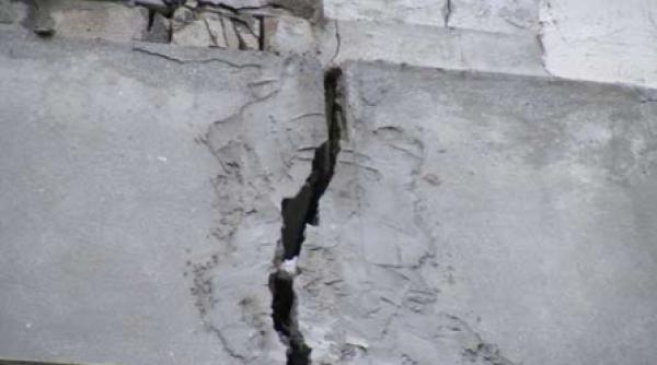 a inceput de ieri sa cada cate o strada acum a stat