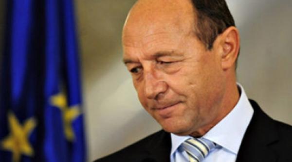 basescu o sa indrept gafa nu voi promulga legile privind scaderea tva si neimpozitarea pensiilor