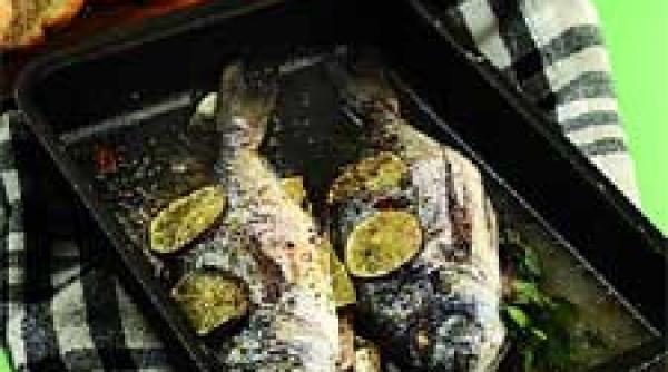 dorada la tava cu usturoi