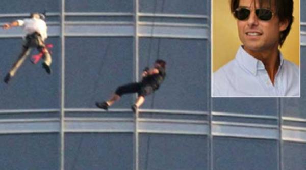 tom cruise sprint pe fatada celei mai inalte cladiri din lume