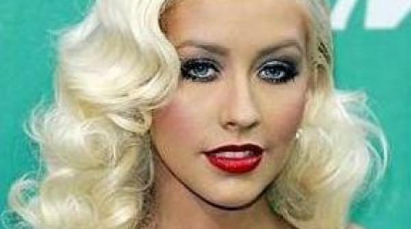 christina aguilera se afla in cautarea unei noi iubiri