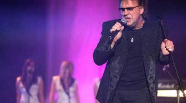 gabrieeel cotaaabita aplaudati