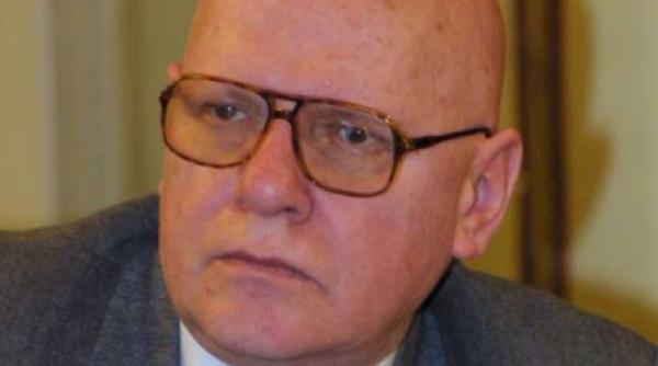 razvan theodorescu cu moartea lui adrian paunescu dispare o personalitate importanta a culturii noastre contemporane