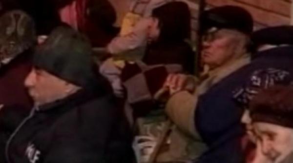 constantenii stau la coada si noaptea pentru ajutoarele de la ue