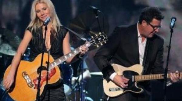 gwyneth paltrow canta country in premiera